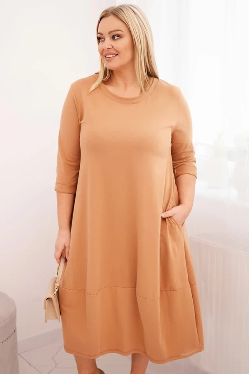 Sukienka damska bawełniana Plus Size z podwijanym rękawem Estelle, farba Camelový